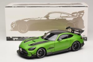 Mercedes AMG GT Black Series C190 Matt Green Metallic Minichamps 1:18 110032022 Métal — image 8 sur 8