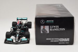Mercedes AMG Petronas W12 E Performance L. Hamilton Winner British GP 2021 Minichamps 1:18 110211144 Résine — image 6 sur 7