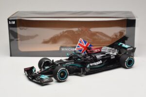Mercedes AMG Petronas W12 E Performance L. Hamilton Winner British GP 2021 Minichamps 1:18 110211144 Résine — image 7 sur 7