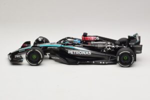 Mercedes AMG Petronas W15 E Performance G. Russell 2024 Minichamps 1:18 110240163 Résine — image 3 sur 7