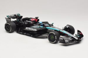 Mercedes AMG Petronas W15 E Performance G. Russell 2024 Minichamps 1:18 110240163 Résine — image 4 sur 7