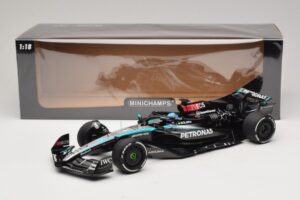 Mercedes AMG Petronas W15 E Performance G. Russell 2024 Minichamps 1:18 110240163 Résine — image 7 sur 7