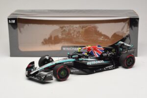 Mercedes AMG Petronas W15 E Performance L. Hamilton Winner British GP 2024 Minichamps 1:18 110241244 Résine — image 7 sur 7