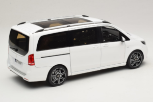 Mercedes V-Class W447 AMG Line Blanc Norev 1:18 183876 Métal — image 3 sur 8