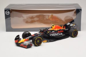 Oracle Red Bull Racing RB19 S. Perez Abu Dhabi GP 2023 Minichamps 1:18 110232311 Résine — image 7 sur 7