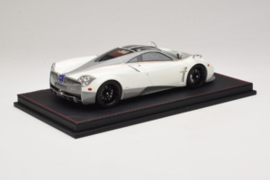 Pagani Huayra Luminous Green AB 1:18 REMC041 Résine — image 3 sur 7