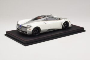 Pagani Huayra Luminous Green AB 1:18 REMC041 Résine — image 3 sur 7