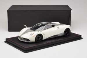 Pagani Huayra Luminous Green AB 1:18 REMC041 Résine — image 7 sur 7