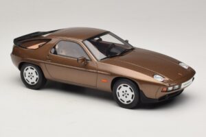 Porsche 928 S Tobacco Metallic GT Spirit 1:18 GT1005 Résine — image 4 sur 6