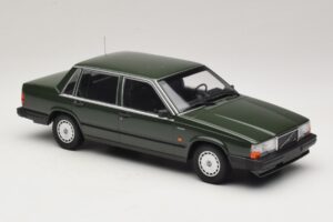 Volvo 740 GL Vert Foncé Minichamps 1:18 155171702 Métal — image 4 sur 6