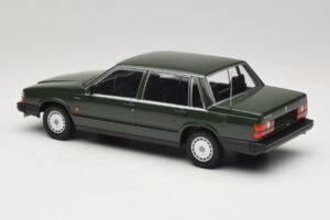 Volvo 740 GL Vert Foncé Minichamps 1:18 155171702 Métal — image 5 sur 6