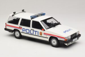 Volvo 740 GL Break Politi Norway Minichamps 1:18 155171796 Métal — image 4 sur 6