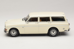 Volvo Amazon Break Pearl White Norev 1:18 188750 Métal — image 3 sur 6
