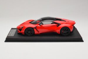 W Motors Fenyr Supersport Rouge SophiArt 1:18 SA003-06 Résine — image 3 sur 6