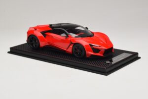 W Motors Fenyr Supersport Rouge SophiArt 1:18 SA003-06 Résine — image 5 sur 6