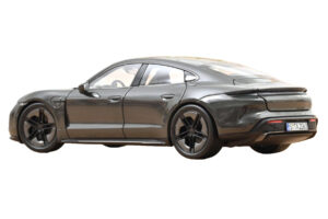 Porsche Taycan Turbo S Slate Grey Neo Norev 1:18 187654 Métal — image 3 sur 5