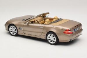 Mercedes SL500 R230 Travertine Beige Norev 1:18 183843 Métal — image 8 sur 9