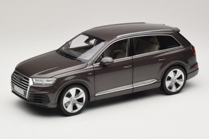 Audi Q7 4M Argus Brown Minichamps 1:18 5011407615 Métal