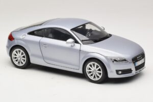 Audi TT 8N Silverblue Metallic Minichamps 1:18 100015020 Métal — image 6 sur 8
