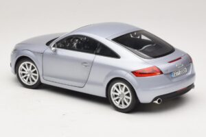 Audi TT 8N Silverblue Metallic Minichamps 1:18 100015020 Métal — image 7 sur 8