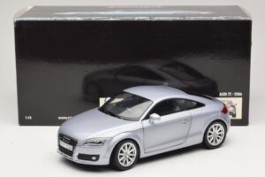 Audi TT 8N Silverblue Metallic Minichamps 1:18 100015020 Métal — image 8 sur 8