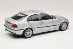 BMW 3-Series E46 6-Cylinder Argent UT Models 1:18 20512 Métal — image 2 sur 6