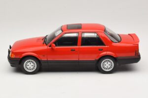 Ford Orion Mk2 1600E Rouge MCG 1:18 MCG18488 Métal — image 3 sur 6