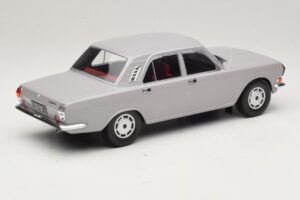 GAZ Volga GAZ-24-10 Gris MCG 1:18 MCG18016 Métal — image 2 sur 6