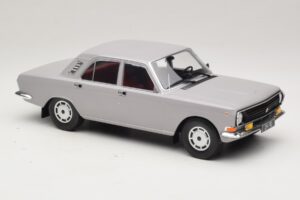 GAZ Volga GAZ-24-10 Gris MCG 1:18 MCG18016 Métal — image 4 sur 6