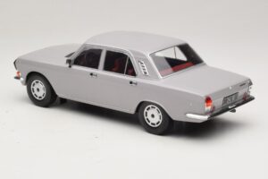GAZ Volga GAZ-24-10 Gris MCG 1:18 MCG18016 Métal — image 5 sur 6