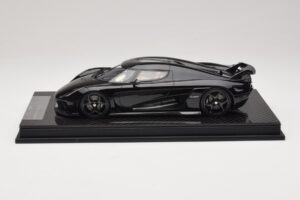 Koenigsegg Regera Noir Pack Carbone Intérieur Beige FrontiArt 1:18 REMC042 Résine — image 3 sur 7