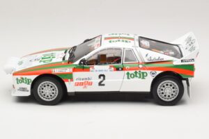 Lancia 037 #2 A. Bettega / M. Perissinot Rally San Marino 1984 Kyosho 1:18 08306F Métal — image 4 sur 8