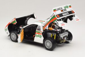 Lancia 037 #2 A. Bettega / M. Perissinot Rally San Marino 1984 Kyosho 1:18 08306F Métal — image 5 sur 8