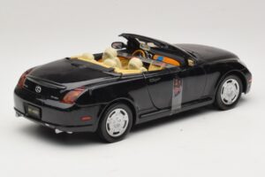 Lexus SC430 Cabriolet Noir Motormax 1:18 73119 Métal — image 2 sur 6