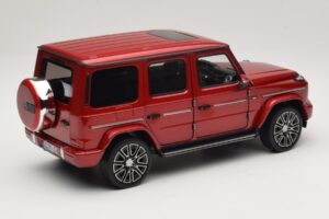 Mercedes G-Class W465 Hyacinth Red Norev 1:18 183037 Métal — image 2 sur 6