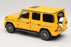 Mercedes G-Class W465 Sun Yellow Norev 1:18 183038 Métal — image 5 sur 6