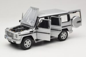 Mercedes G500 W463 LWB Édition Concessionnaire Argent AUTOart 1:18 B66962142 Métal — image 2 sur 8