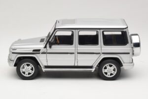 Mercedes G500 W463 LWB Édition Concessionnaire Argent AUTOart 1:18 B66962142 Métal — image 4 sur 8