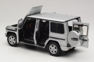 Mercedes G500 W463 LWB Édition Concessionnaire Argent AUTOart 1:18 B66962142 Métal — image 5 sur 8