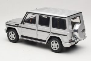 Mercedes G500 W463 LWB Édition Concessionnaire Argent AUTOart 1:18 B66962142 Métal — image 7 sur 8