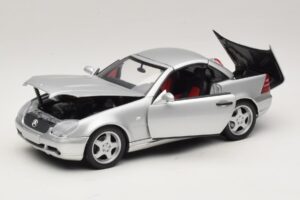 Mercedes SLK230 R170 AMG Roadster Argent UT Models 1:18 26152 Métal — image 2 sur 8