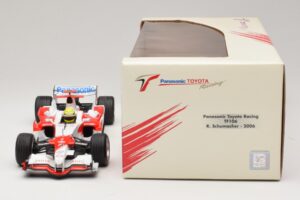 Panasonic Toyota Racing TF106 #12 R. Schumacher 2006 Minichamps 1:18 AM59557K Métal — image 6 sur 7
