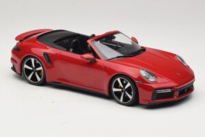 Porsche 911 992 Turbo S Cabriolet Rouge Foncé Minichamps 1:18 PORSCHE007 Métal — image 4 sur 6