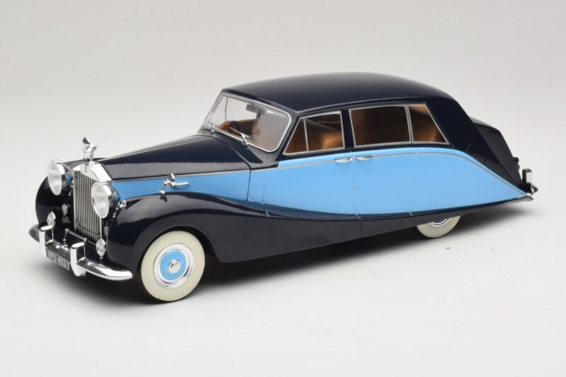 Rolls-Royce Silver Wraith Empress by Hooper Noir & Bleu Foncé MCG 1:18 MCG18051 Métal