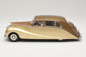 Rolls-Royce Silver Wraith Empress by Hooper Marron & Or MCG 1:18 MCG18000 Métal — image 3 sur 6