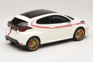 Toyota GR Yaris TGR Italy Édition Limitée Pure White Otto 1:18 OT1183 Résine — image 2 sur 6