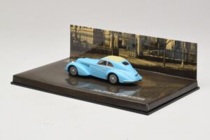 Alfa Romeo 8C 2900B Lungo Bleu Clair Minichamps 1:43 436120420 Métal — image 3 sur 5