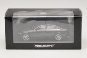 Audi A4 B8 Marron Métallisé Minichamps 1:43 410011000 Métal — image 3 sur 3