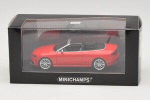 Audi RS5 B8 Cabriolet Rouge Minichamps 1:43 410011230 Métal — image 4 sur 4