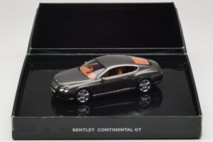 Bentley Continental GT Cypress Green Minichamps 1:43 BL312 Métal — image 4 sur 4
